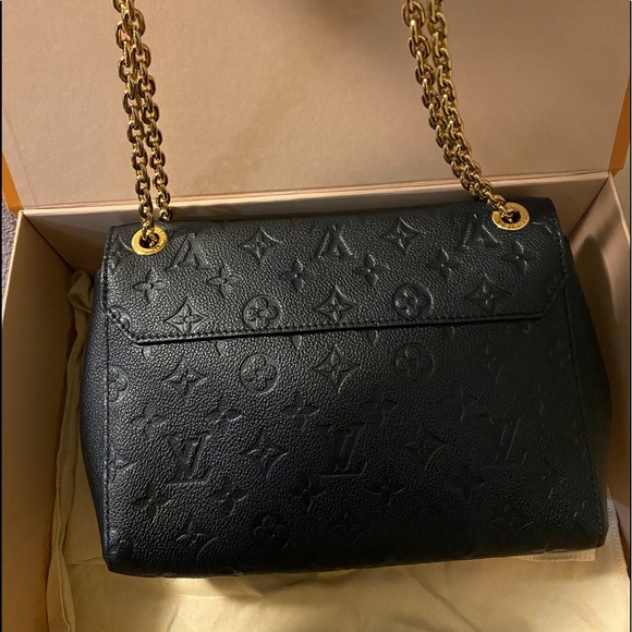 Louis Vuitton - Picture 6 of 8